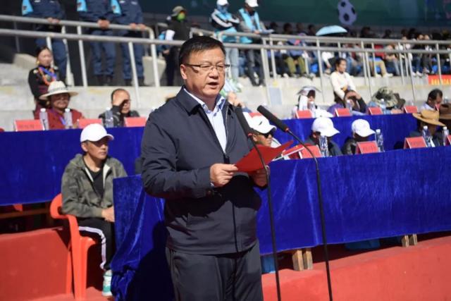 湖人休赛期表现亮眼，佩林卡重获球迷信任
